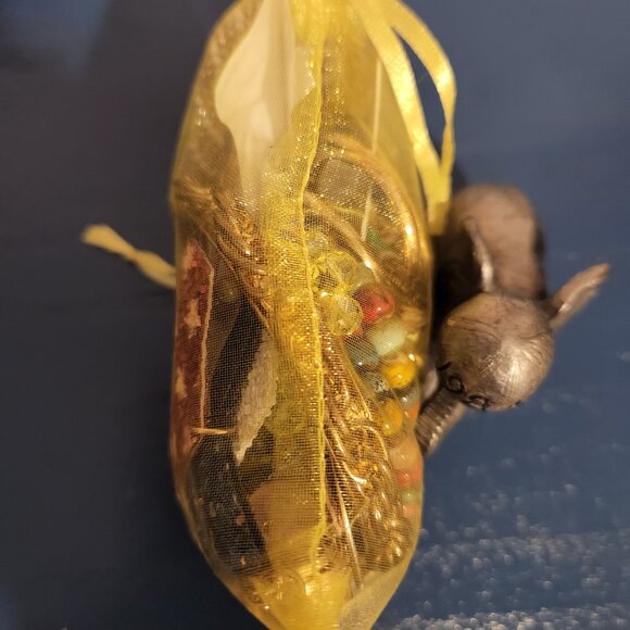 Mystery Jewelry drawstring bag 15+ wearable items| No broken pieces| Gold Tone - Picture 4 of 6